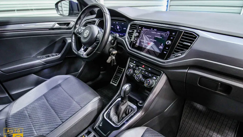 VOLKSWAGEN T-ROC -