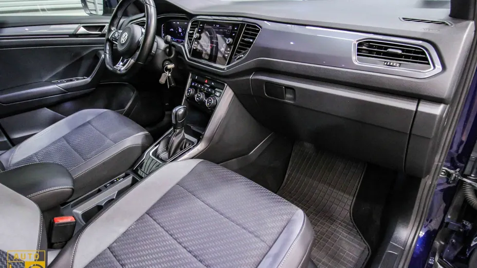 VOLKSWAGEN T-ROC -