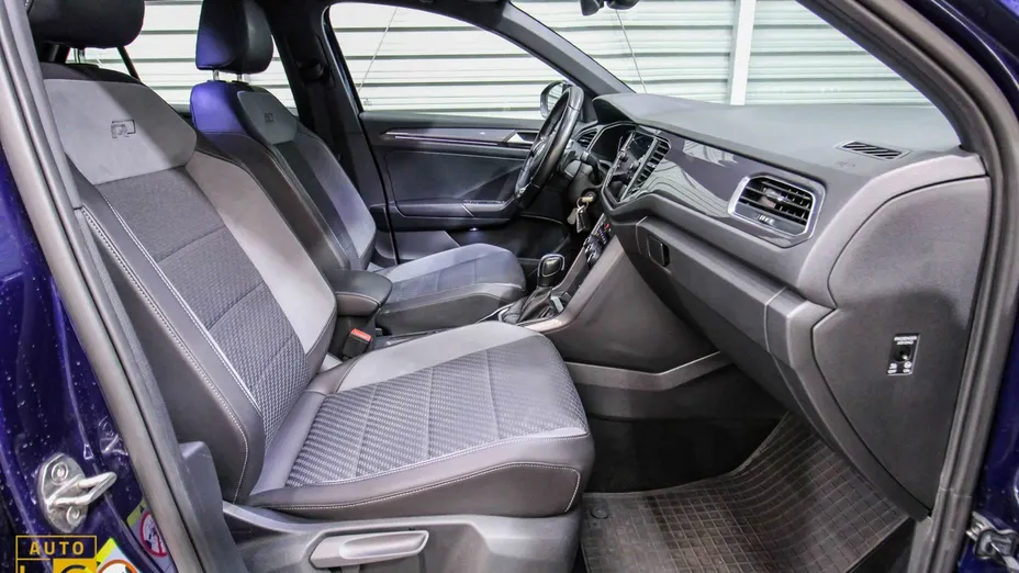 VOLKSWAGEN T-ROC -