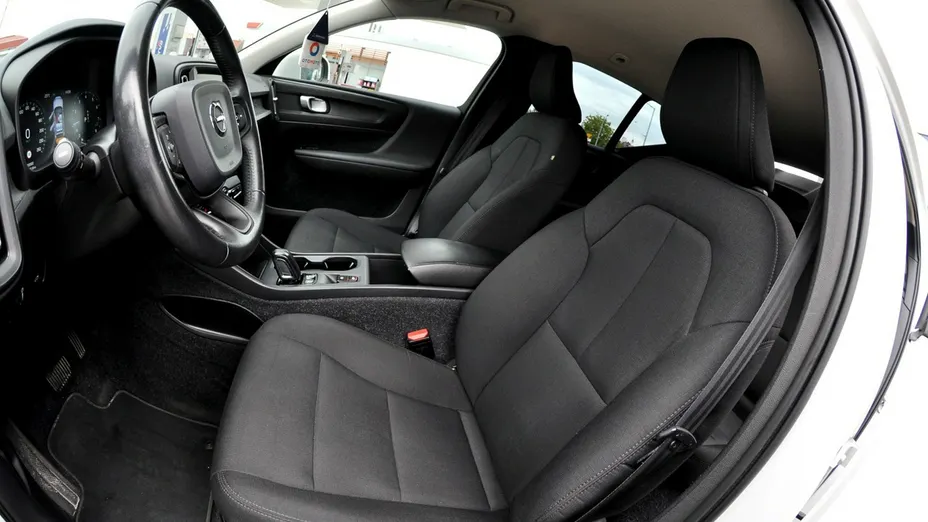 VOLVO XC40 -