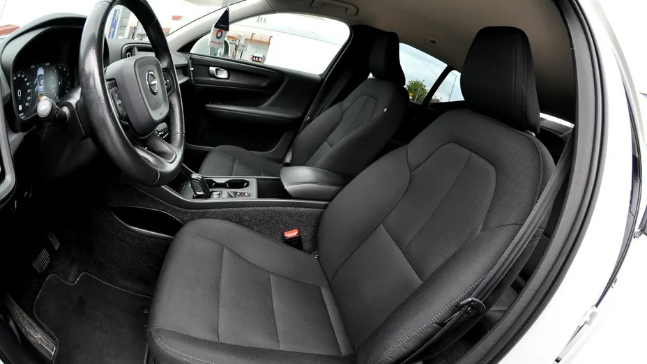 VOLVO XC40 -