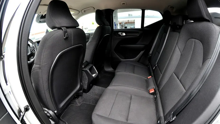 VOLVO XC40 -