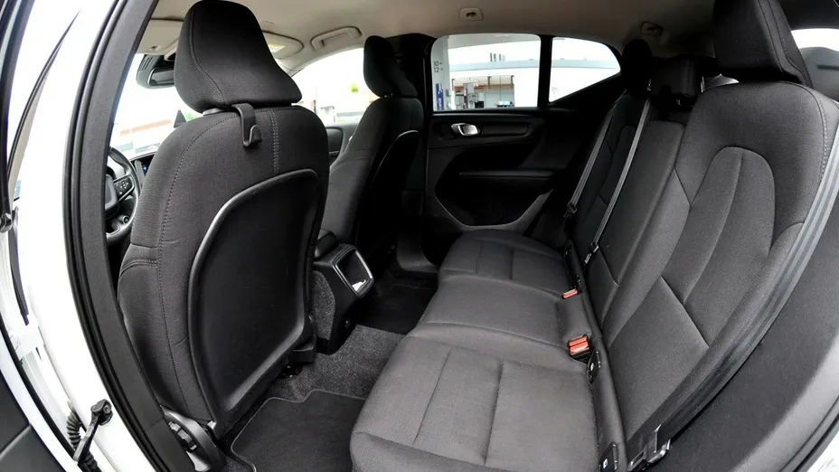 VOLVO XC40 -