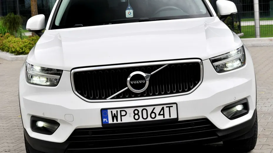 VOLVO XC40 -