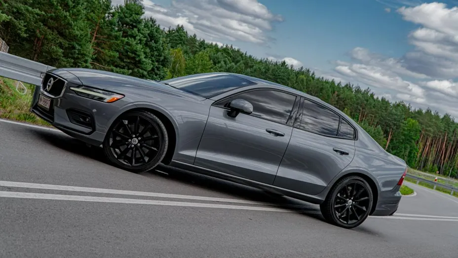 VOLVO S60 -