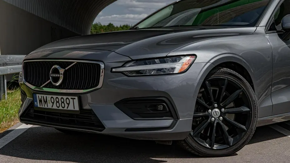VOLVO S60 -