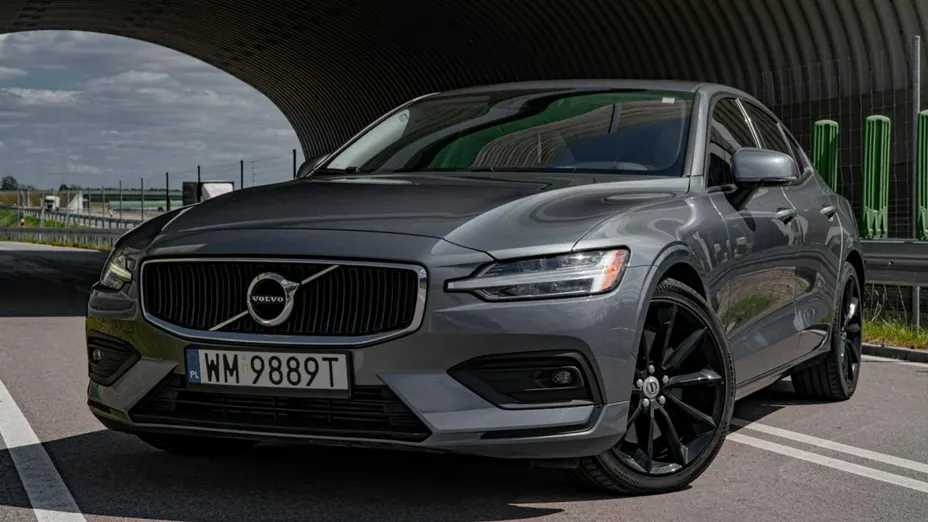VOLVO S60 -