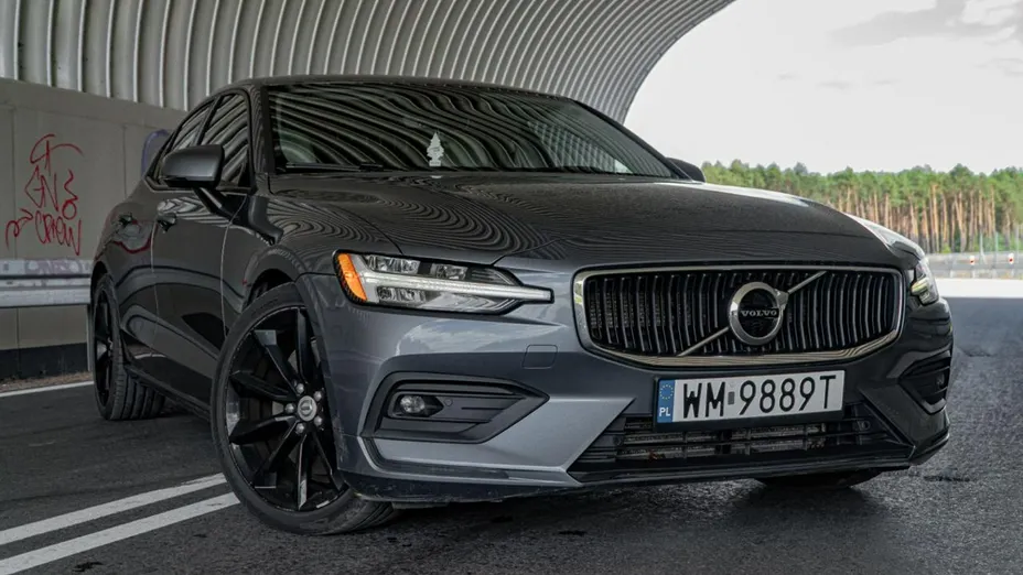 VOLVO S60 -