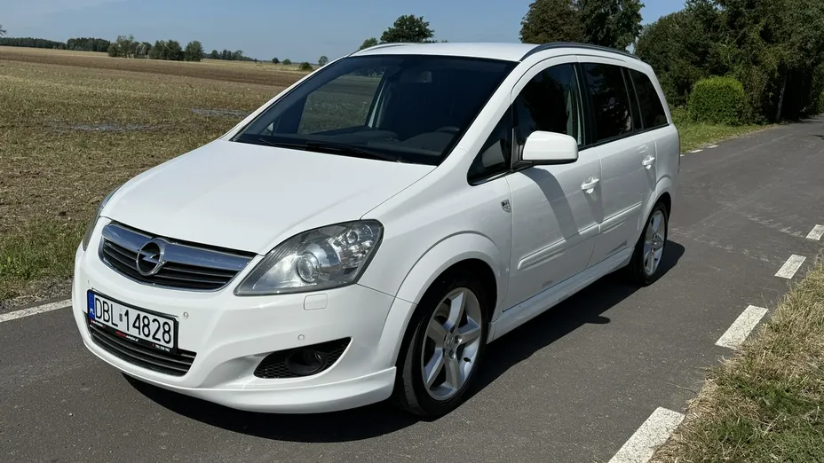 OPEL Zafira -