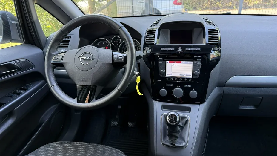OPEL Zafira -
