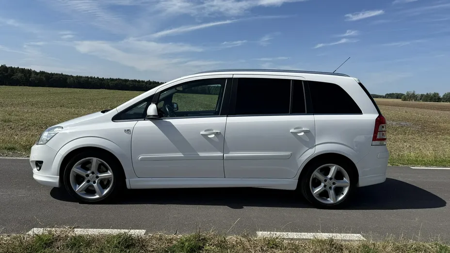 OPEL Zafira -