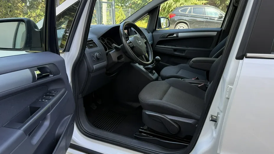 OPEL Zafira -