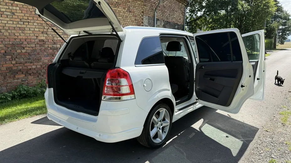 OPEL Zafira -