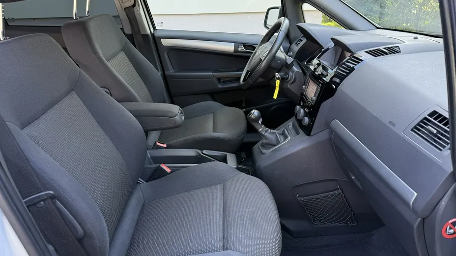 OPEL Zafira -