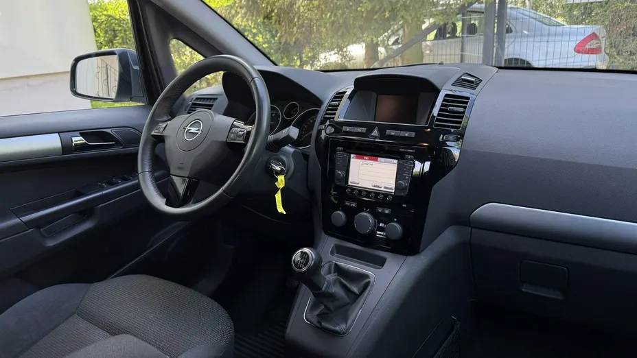 OPEL Zafira -