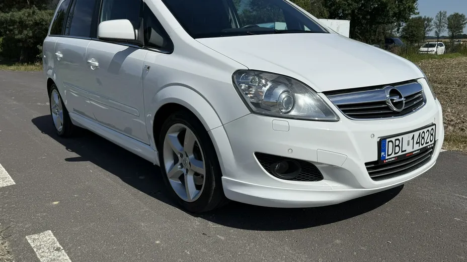 OPEL Zafira -