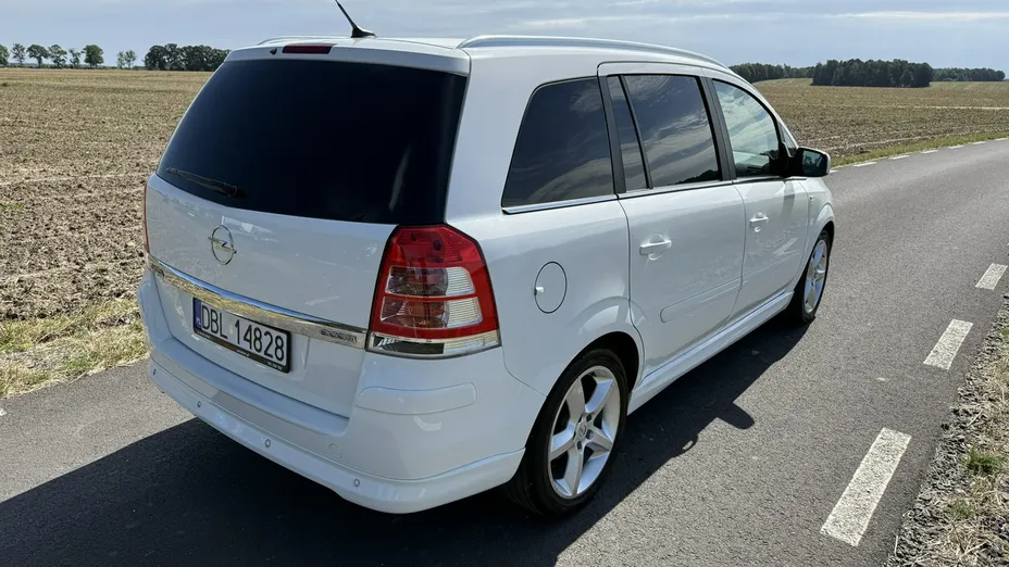 OPEL Zafira -