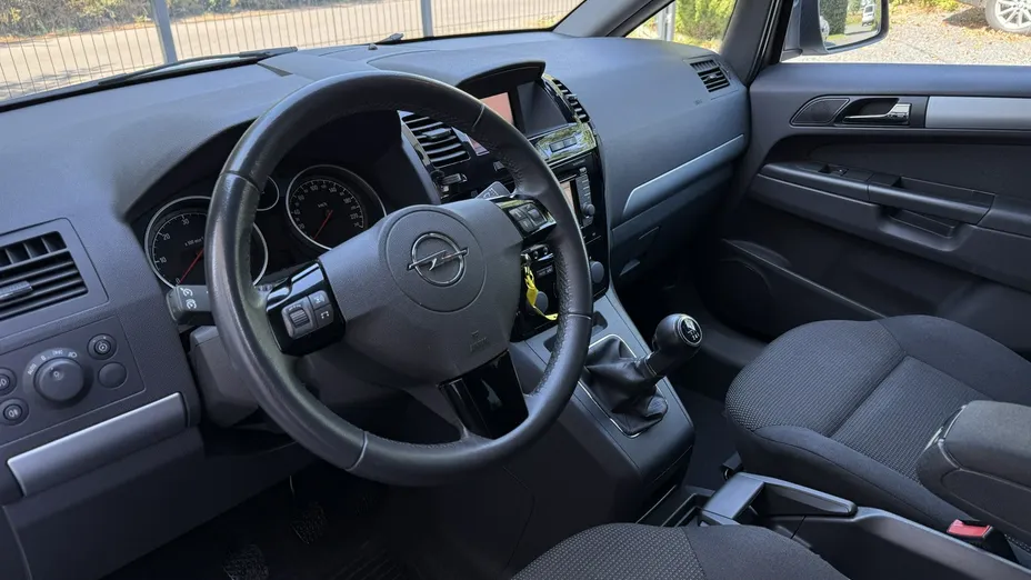 OPEL Zafira -