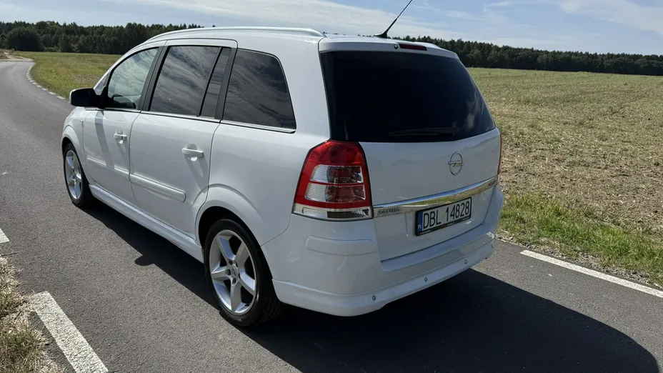 OPEL Zafira -