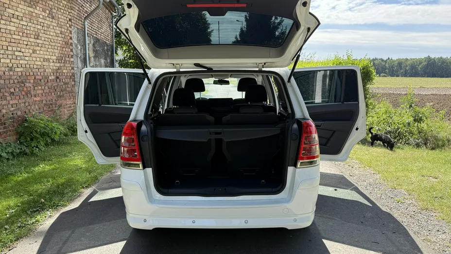 OPEL Zafira -