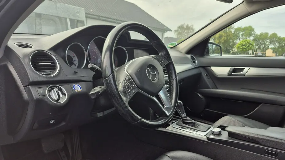 MERCEDES-BENZ C Klasa -