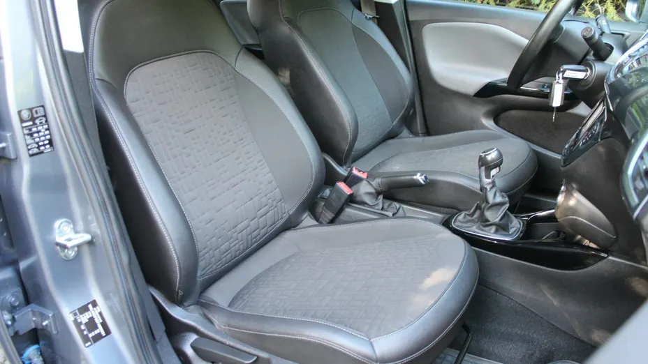 OPEL Corsa -