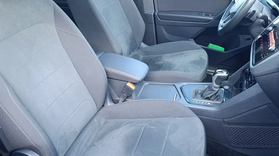 VOLKSWAGEN Tiguan -