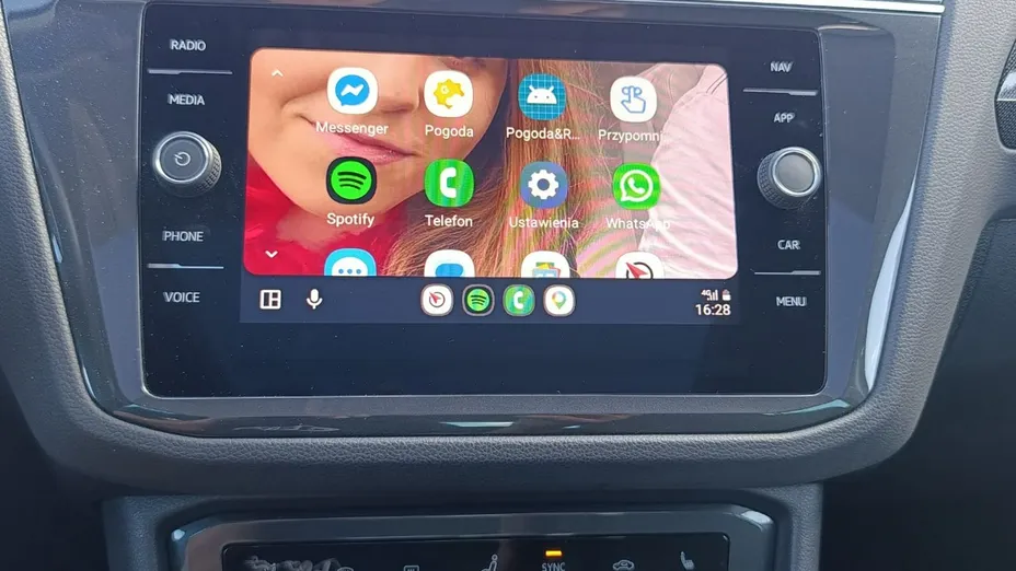 VOLKSWAGEN Tiguan -
