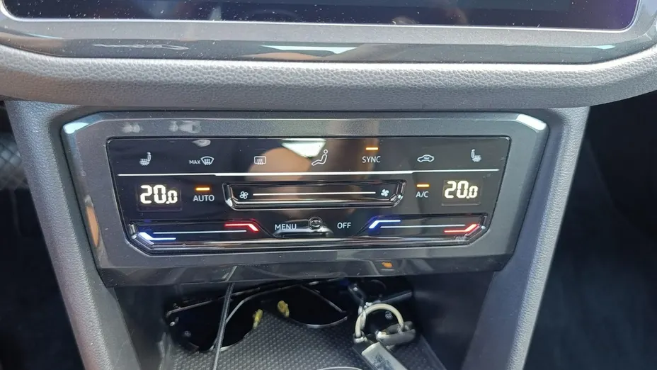 VOLKSWAGEN Tiguan -