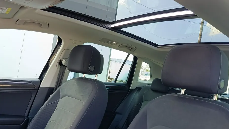 VOLKSWAGEN Tiguan -