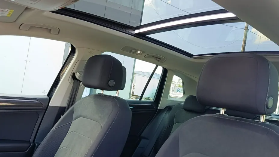 VOLKSWAGEN Tiguan -