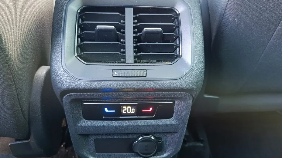 VOLKSWAGEN Tiguan -