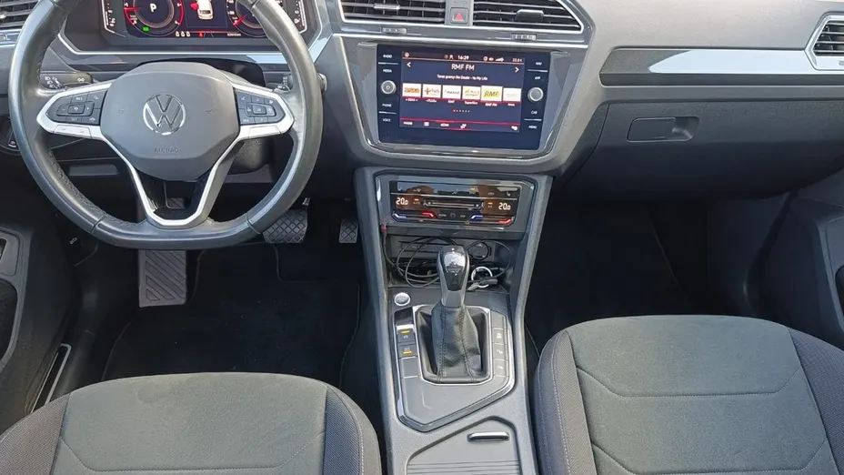 VOLKSWAGEN Tiguan -