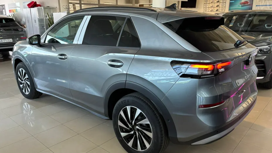 VOLKSWAGEN T-ROC -