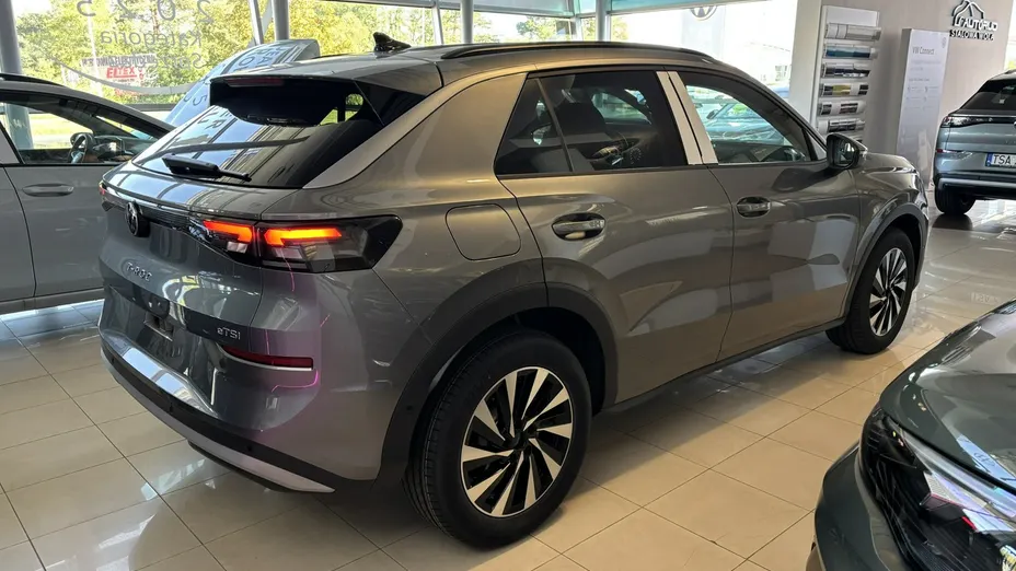 VOLKSWAGEN T-ROC -