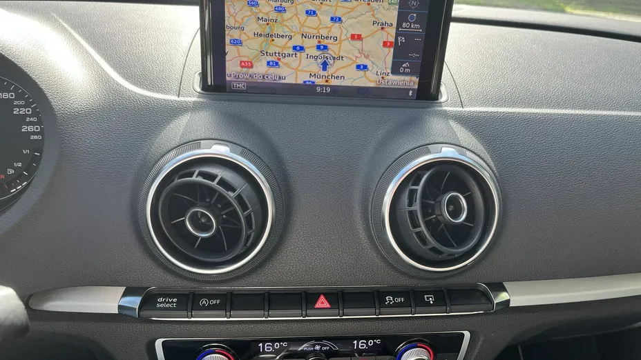 AUDI A3 Sportback -