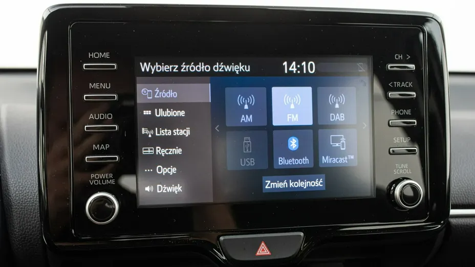 TOYOTA Yaris -