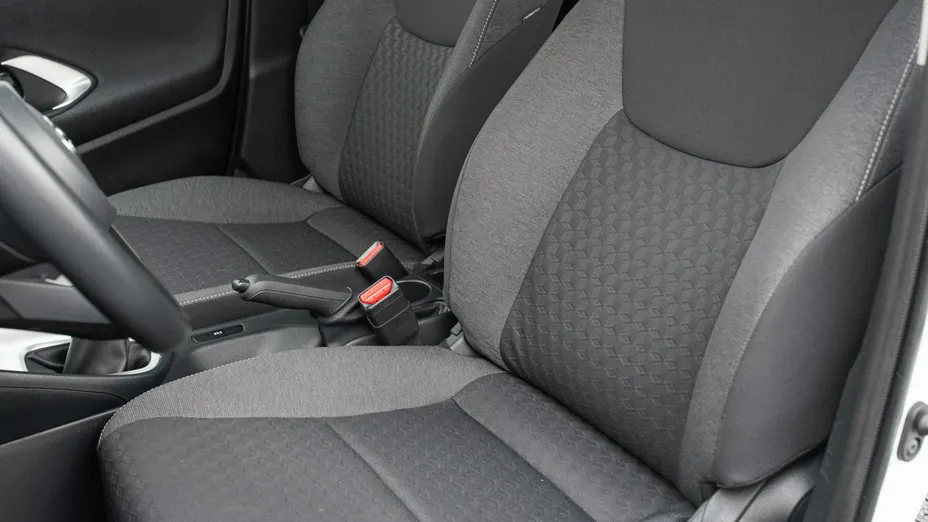 TOYOTA Yaris -