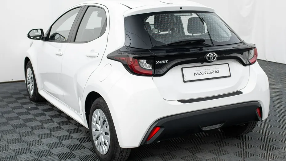 TOYOTA Yaris -