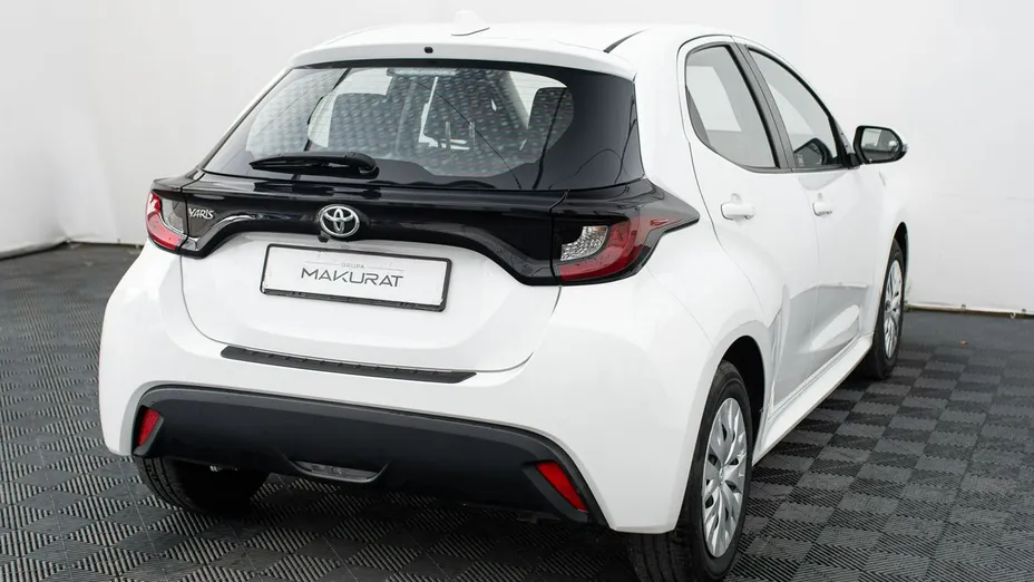 TOYOTA Yaris -