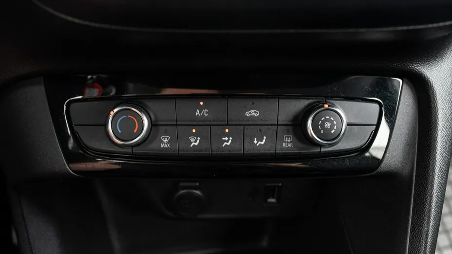 OPEL Corsa -