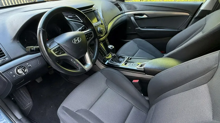 HYUNDAI i40 -