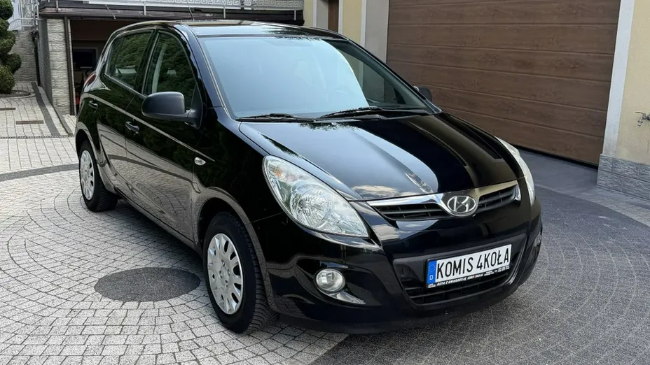 HYUNDAI i20 -