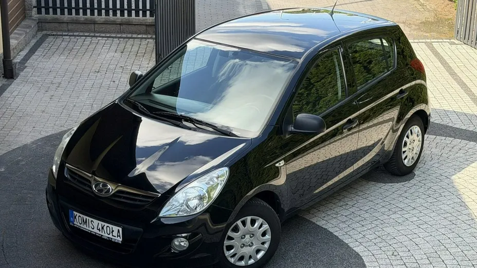 HYUNDAI i20 -