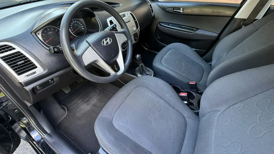 HYUNDAI i20 -