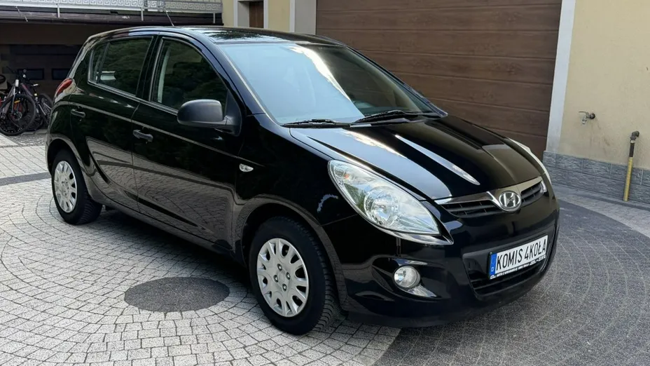 HYUNDAI i20 -