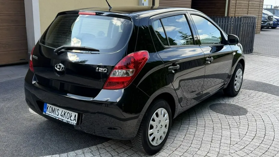 HYUNDAI i20 -
