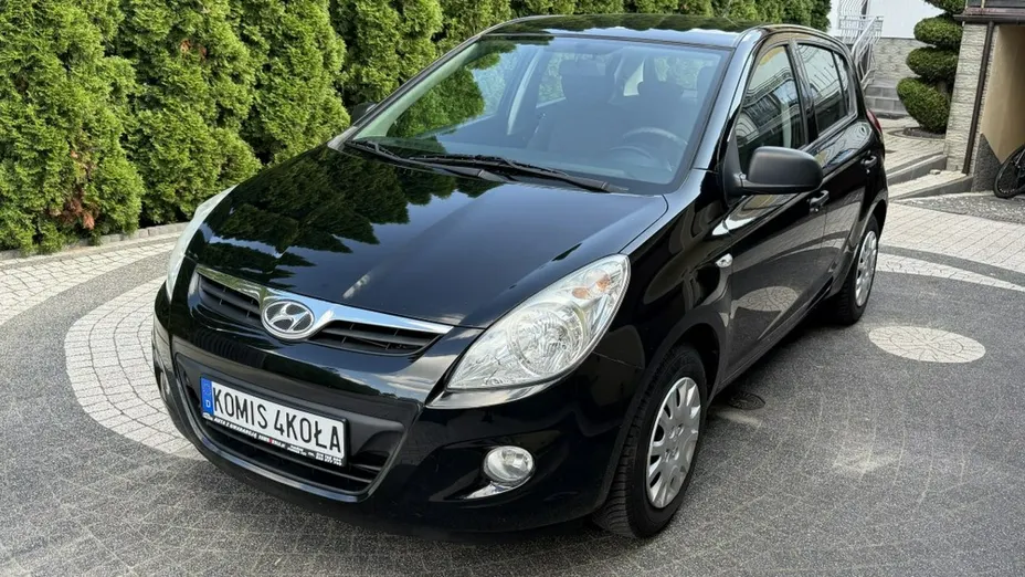 HYUNDAI i20 -