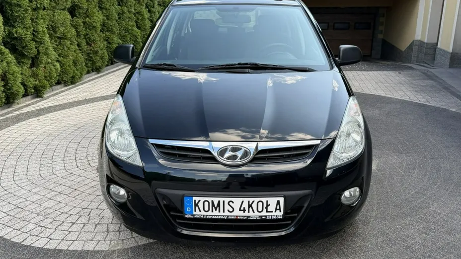 HYUNDAI i20 -