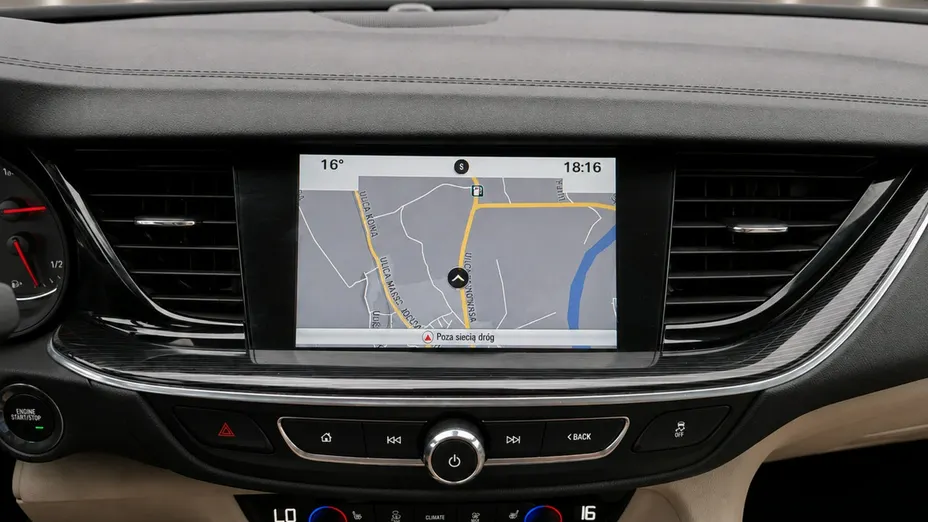 OPEL Insignia -
